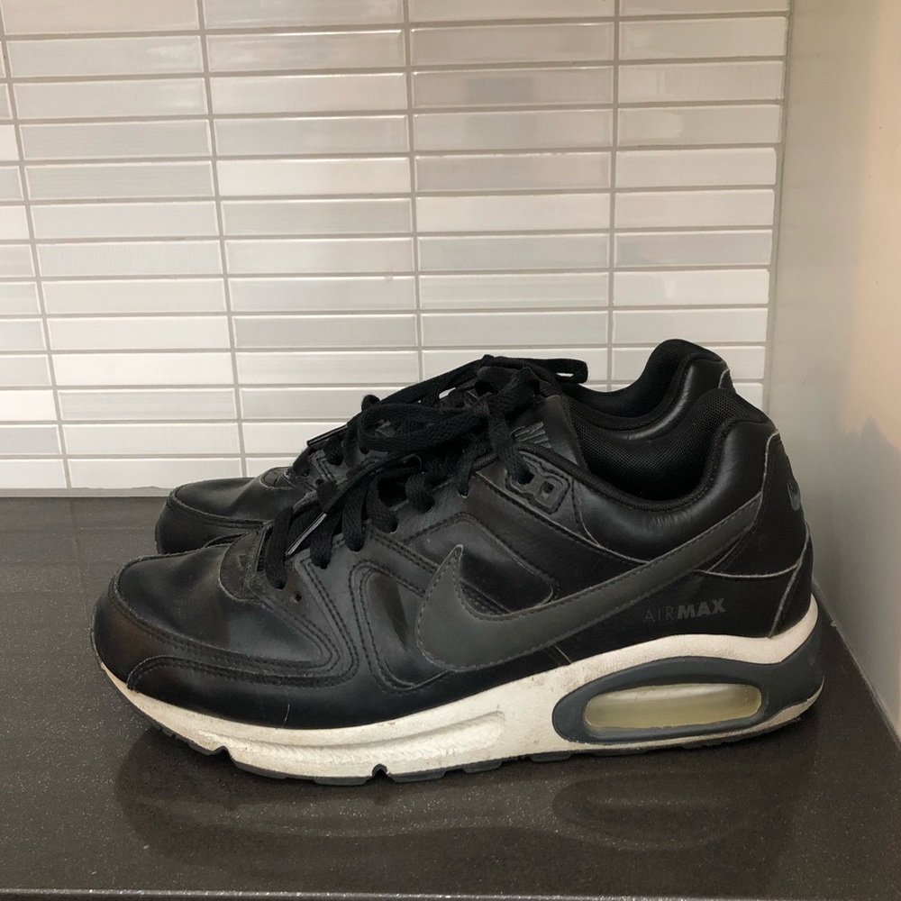 Nike Air Max Command men’s leather sneakers